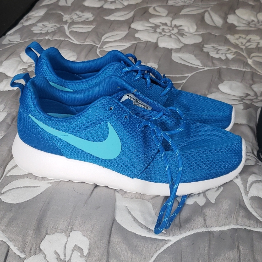 [Price drop] NWOT Nike women's 7.5, brand new